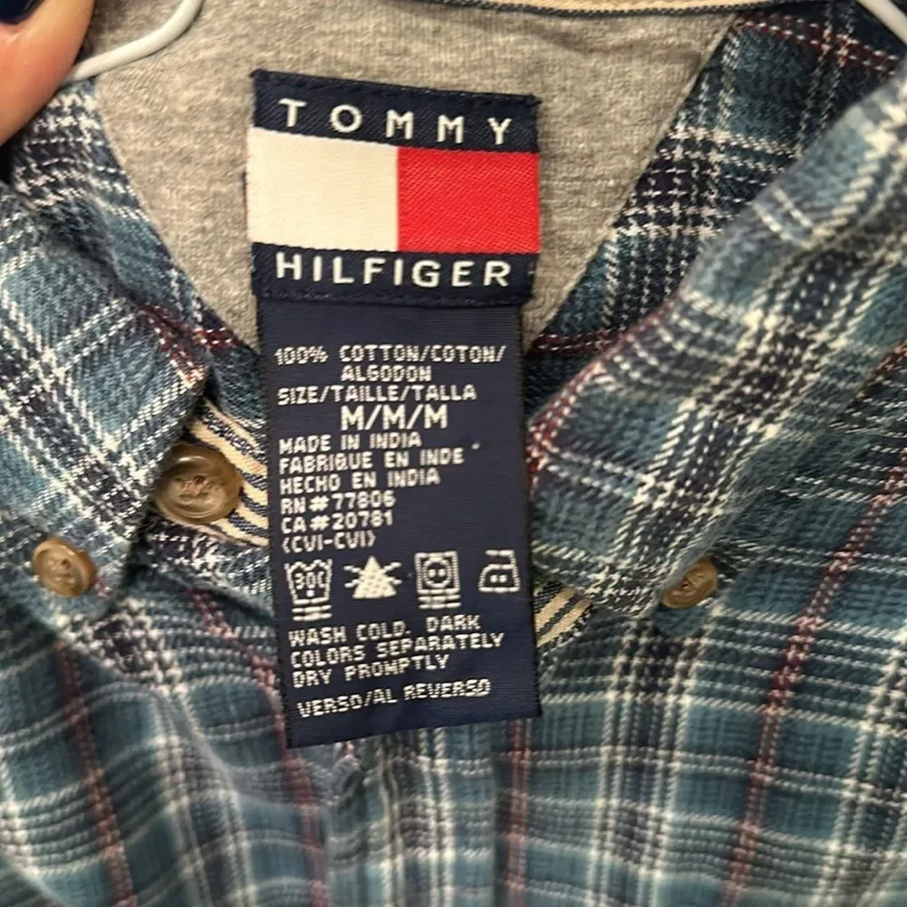 Tommy Hilfiger boys plaid flannel – size medium